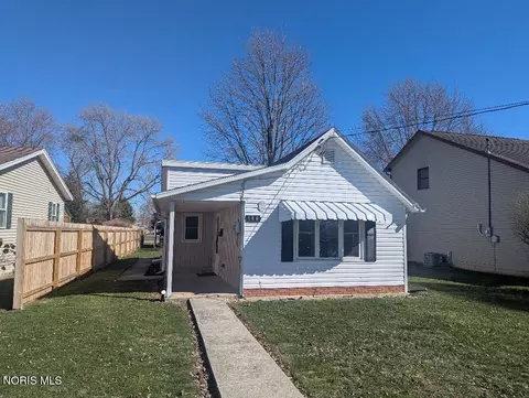 106 N Taylor St, North Baltimore, OH 45872