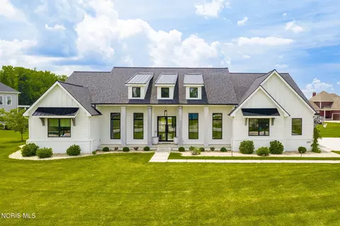 5822 Watermill Ct, Monclova, OH 43542