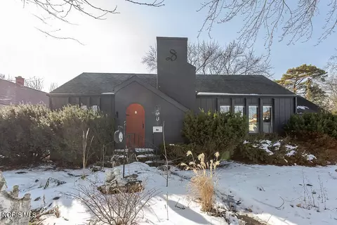 817 W Center St, Fostoria, OH 44830