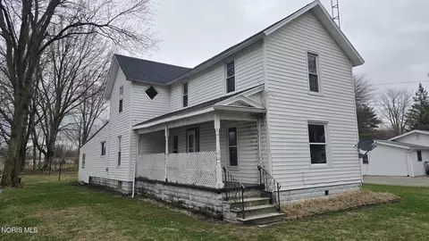 331 E Maple St, Liberty Center, OH 43532