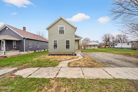 260 E 6th St, Fostoria, OH 44830