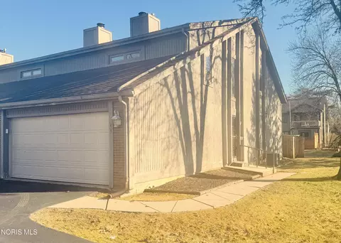 1144 Bernath Pkwy, Toledo, OH 43615