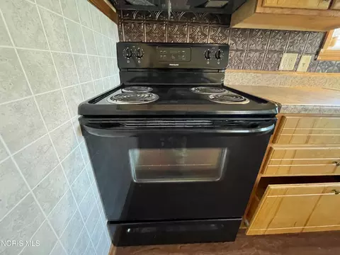 Kitchen - 716 S Walnut St, Bryan, OH 43506 photo 5 of 6