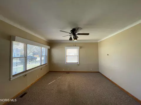 Living - 716 S Walnut St, Bryan, OH 43506 photo 2 of 4