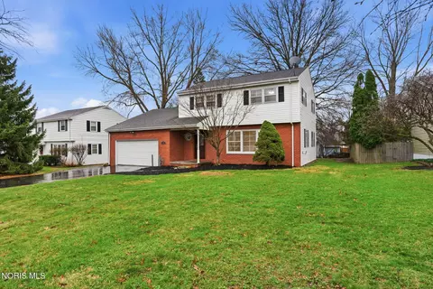 207 E Yates Ave, Findlay, OH 45840