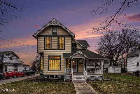 212 Jefferson St, Wauseon, OH 43567