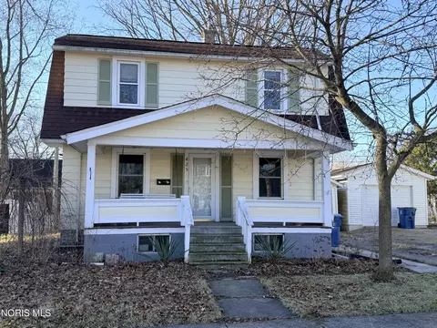 425 Oakwood Ave, Bryan, OH 43506
