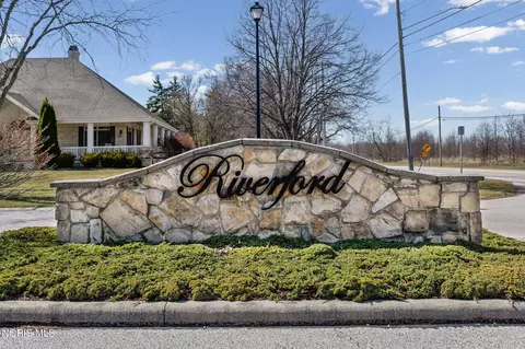 26781 Riverford Dr, Perrysburg, OH 43551