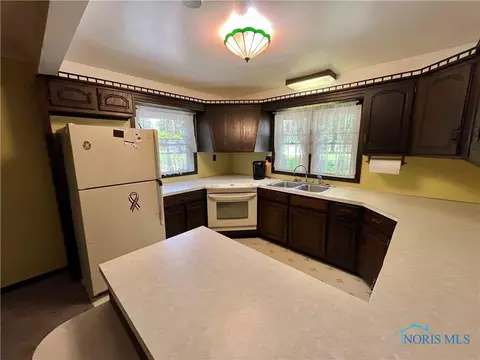 Kitchen - 111 E Sugar St, Leipsic, OH 45856 photo 2 of 4