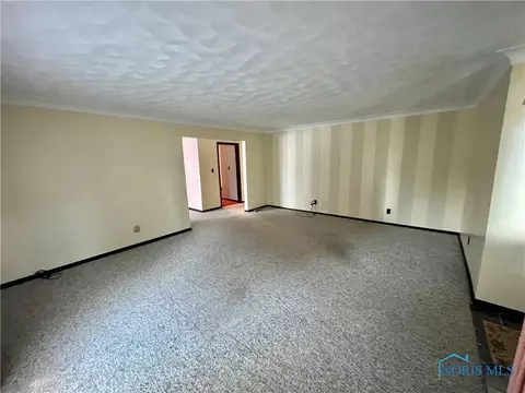 Living - 111 E Sugar St, Leipsic, OH 45856 photo 3 of 6