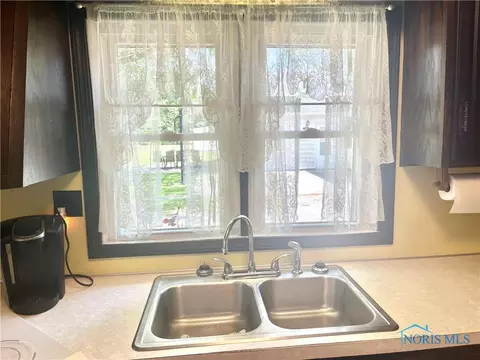 Kitchen - 111 E Sugar St, Leipsic, OH 45856 photo 4 of 4