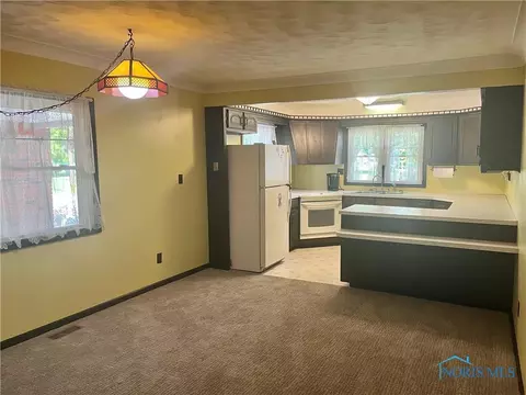 Kitchen - 111 E Sugar St, Leipsic, OH 45856 photo 3 of 4