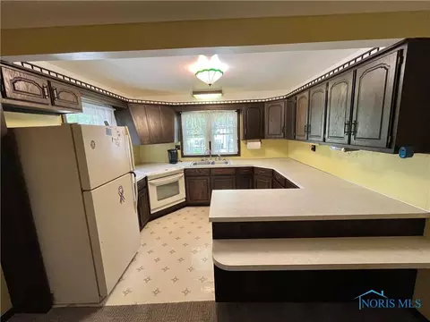 Kitchen - 111 E Sugar St, Leipsic, OH 45856 photo 1 of 4