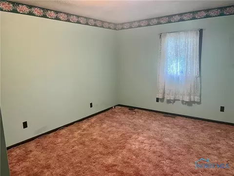 Bedroom - 111 E Sugar St, Leipsic, OH 45856 photo 3 of 4
