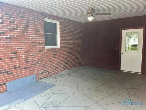 Exterior - 111 E Sugar St, Leipsic, OH 45856 photo 2 of 3