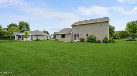 Exterior - 433 Primrose Ln, Archbold, OH 43502 photo 4 of 8