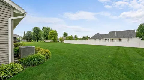 Exterior - 433 Primrose Ln, Archbold, OH 43502 photo 6 of 8