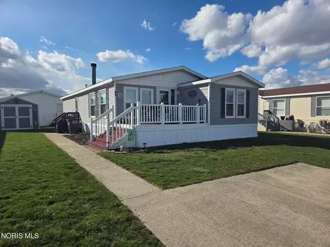 27484 Oregon Rd #86, Perrysburg, OH 43551