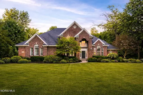 3339 Swan Ridge Ln, Maumee, OH 43537