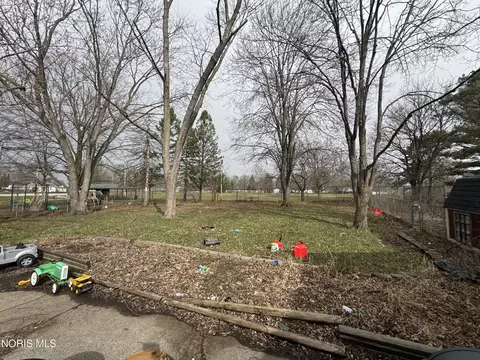Exterior - 323 E South St, Bryan, OH 43506 photo 1 of 1