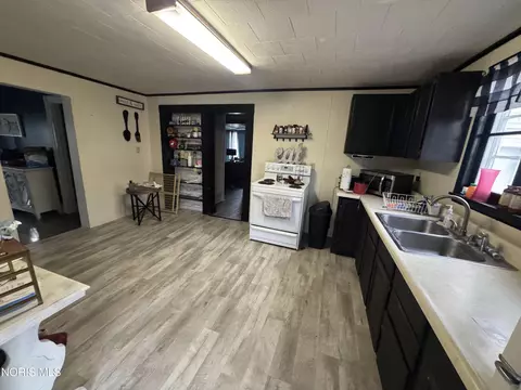 Kitchen - 323 E South St, Bryan, OH 43506 photo 2 of 2