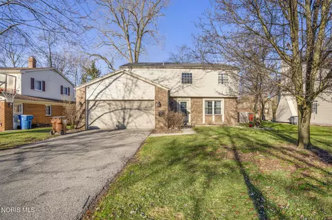 3733 Fairwood Dr, Sylvania, OH 43560