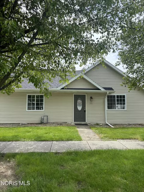 1105 1st St, Findlay, OH 45840