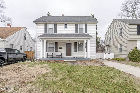 3653 Woodmont Rd, Toledo, OH 43613