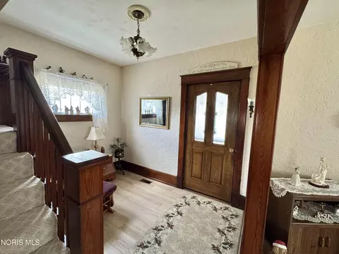 Entry Way - 424 E Main St, Deshler, OH 43516 photo 1 of 4