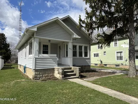427 N Locust St, Oak Harbor, OH 43449
