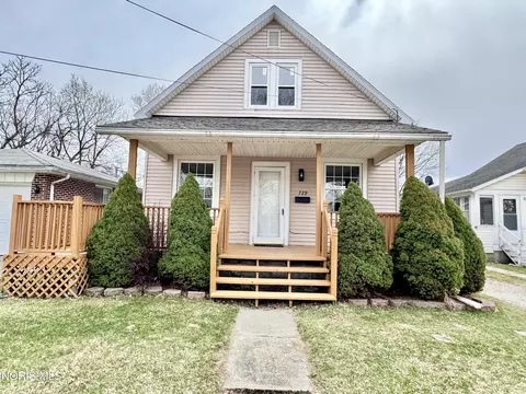 729 Jackson Ave, Defiance, OH 43512