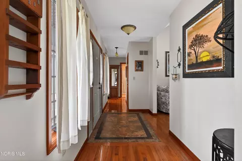 Entry Way - 110 Shaffer Blvd, Bryan, OH 43506 photo 6 of 6