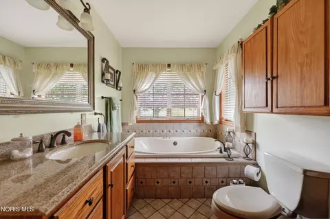 Bath - 110 Shaffer Blvd, Bryan, OH 43506 photo 3 of 4