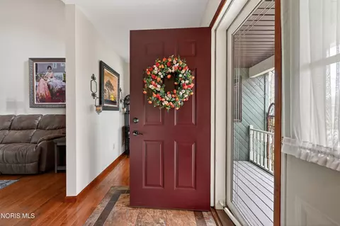 Entry Way - 110 Shaffer Blvd, Bryan, OH 43506 photo 3 of 6