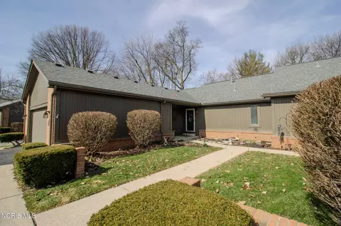 1 Abbey Rd, Perrysburg, OH 43551
