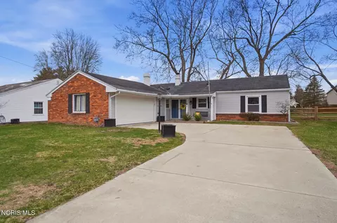 6007 Granville Dr, Sylvania, OH 43560