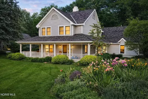 30039 Morningside Dr, Perrysburg, OH 43551