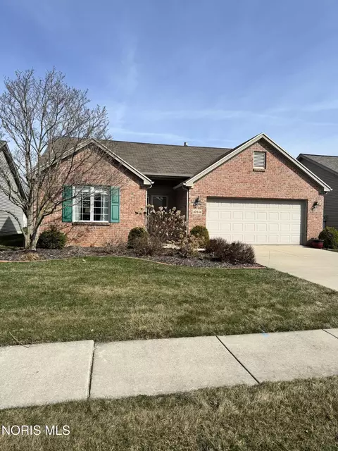 10126 S Shannon Hills Dr, Perrysburg, OH 43551