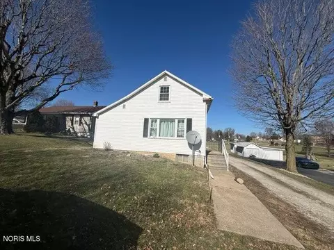 98 Adams St, Mccutchenville, OH 44844