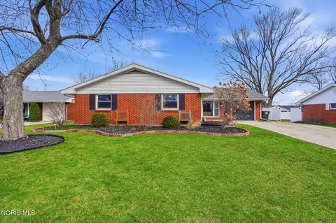 2530 Windsor Dr, Lima, OH 45805