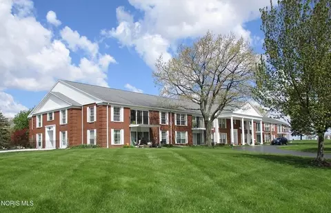 425 W Ridge Dr #3, Fostoria, OH 44830