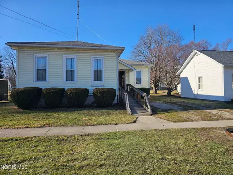 216 W Edgerton St, Hicksville, OH 43526
