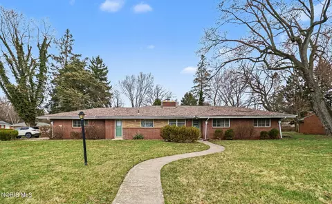 2208 Valley Brook Dr, Toledo, OH 43615