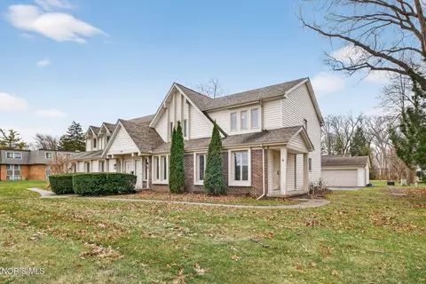 5409 Westcastle Dr #4, Toledo, OH 43615