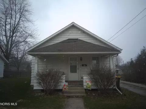 840 Karnes Ave, Defiance, OH 43512