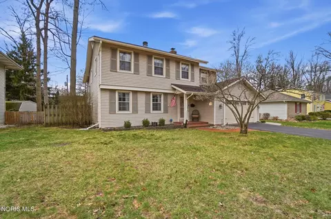 6853 S Fredericksburg Dr, Sylvania, OH 43560