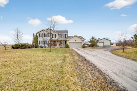 21906 Anderson Rd, Bowling Green, OH 43402