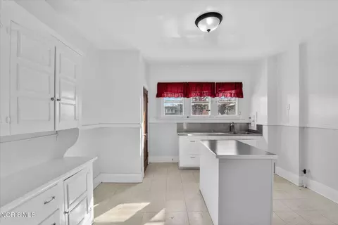 Kitchen - 2048 Joffre Ave, Toledo, OH 43607 photo 1 of 6