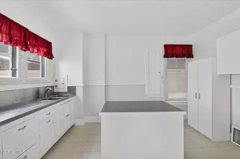 Kitchen - 2048 Joffre Ave, Toledo, OH 43607 photo 3 of 6