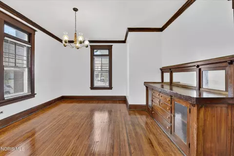 Dining - 2048 Joffre Ave, Toledo, OH 43607 photo 3 of 3